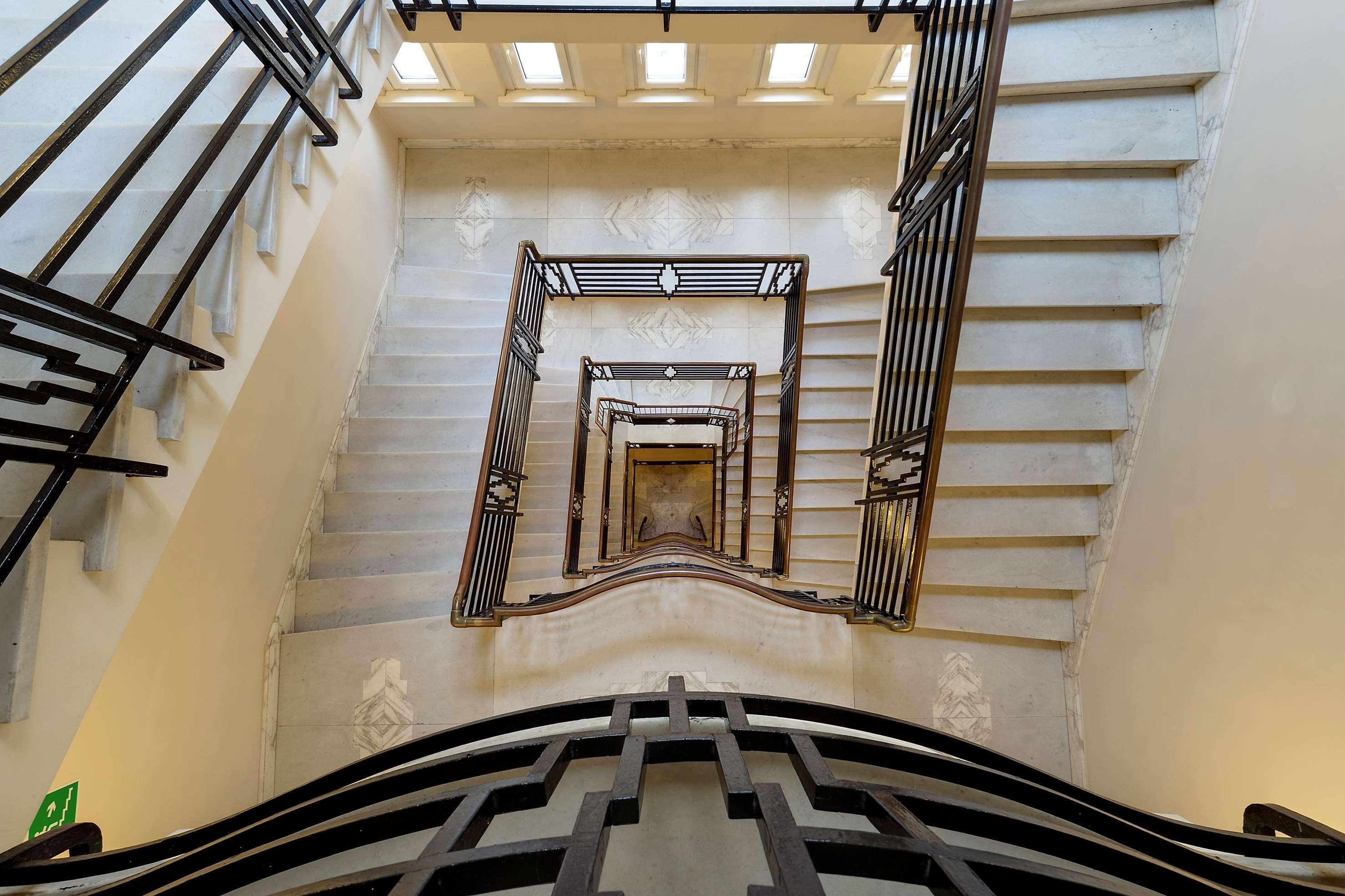 Melia Genova Hotel Bagian luar foto Staircase