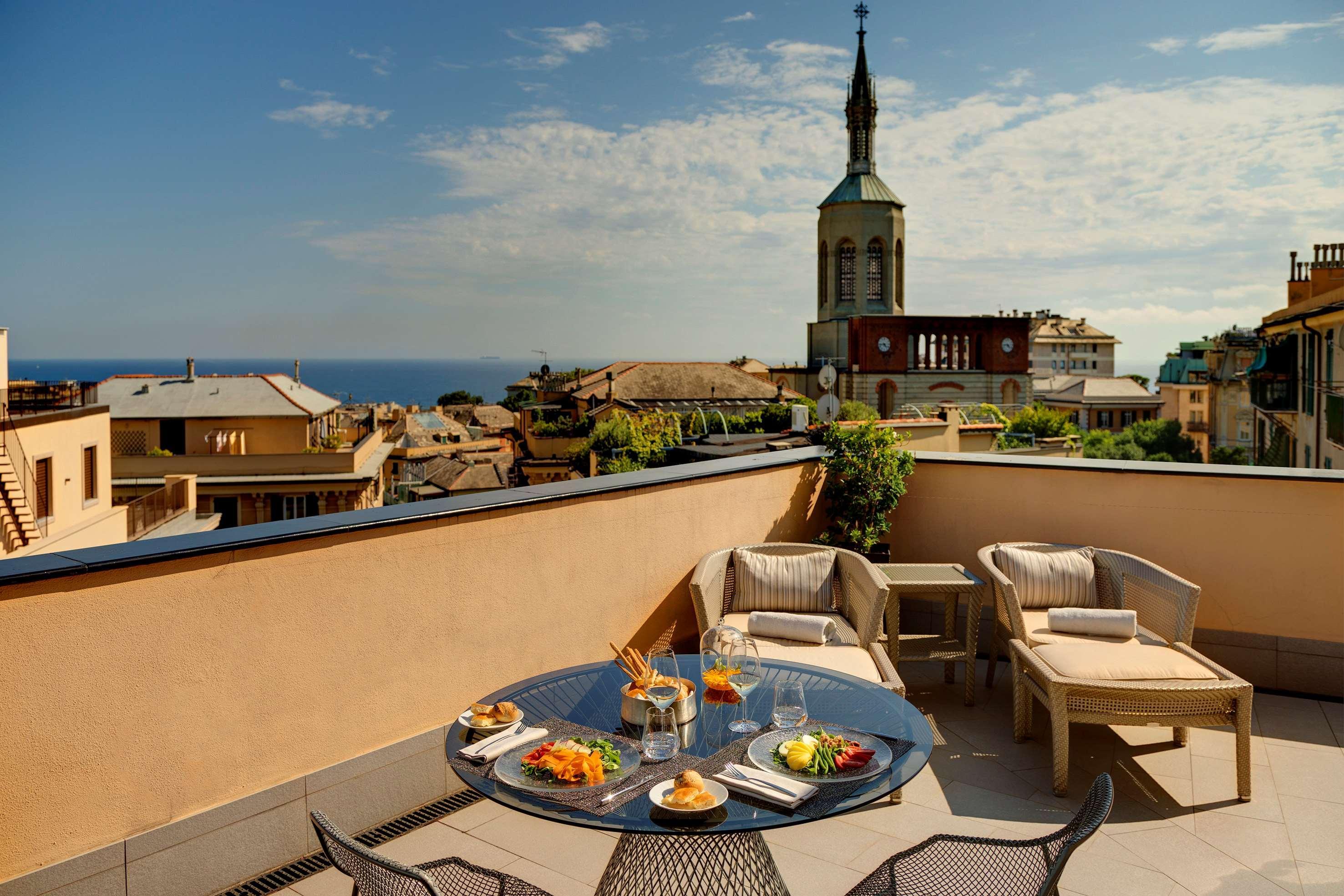 Melia Genova Hotel Bagian luar foto The view from the hotel's rooftop