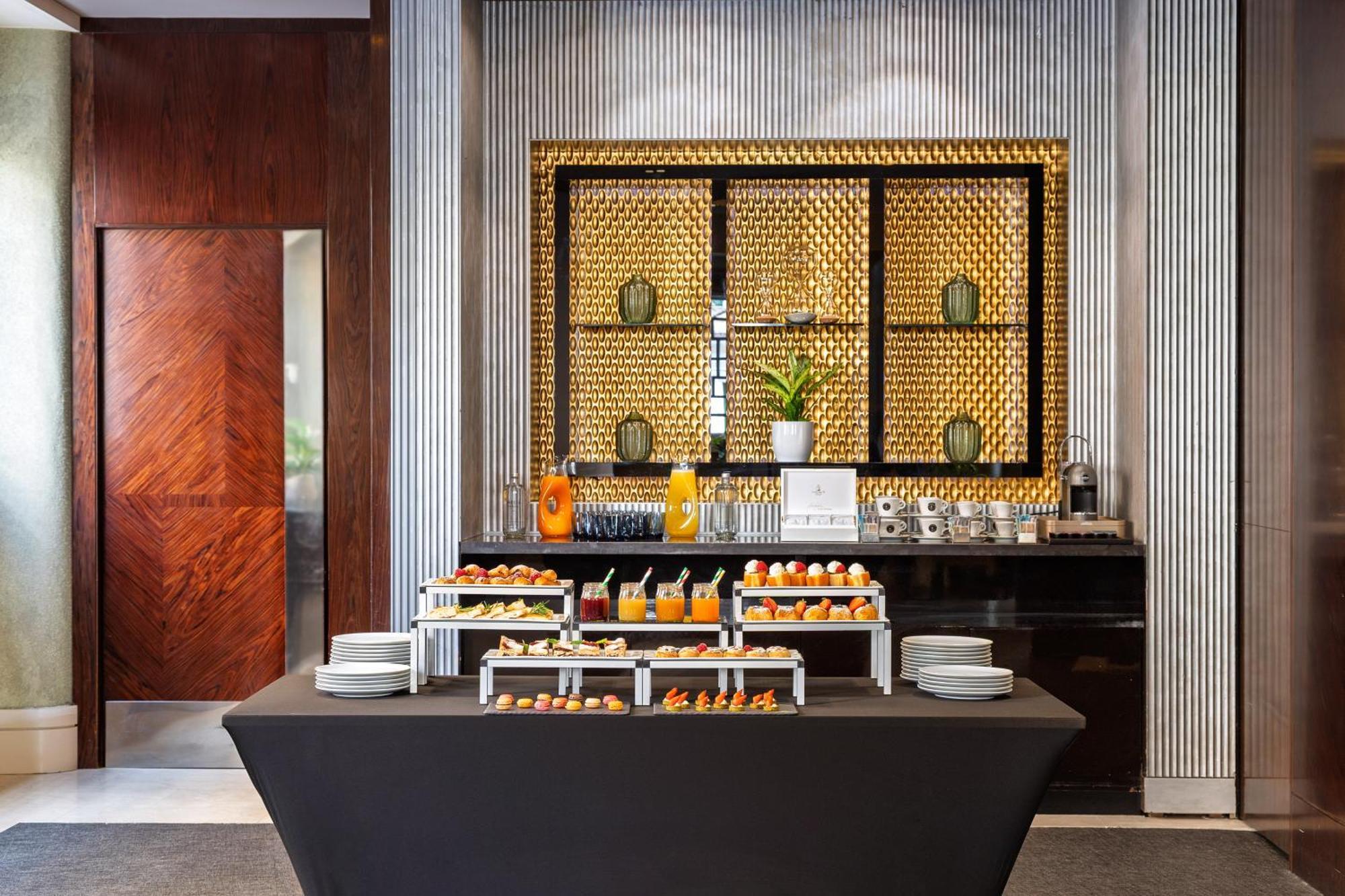 Melia Genova Hotel Bagian luar foto