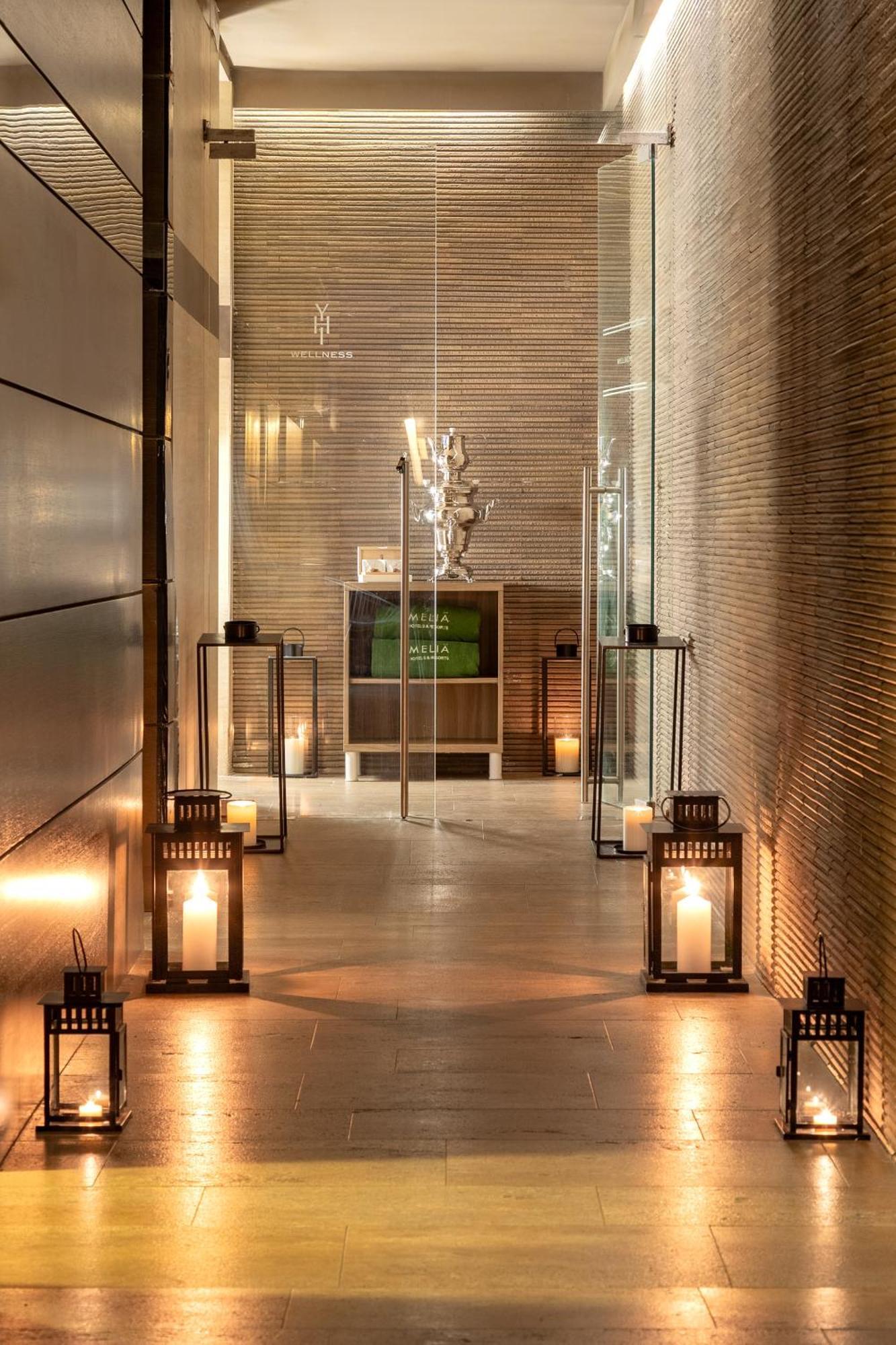 Melia Genova Hotel Bagian luar foto