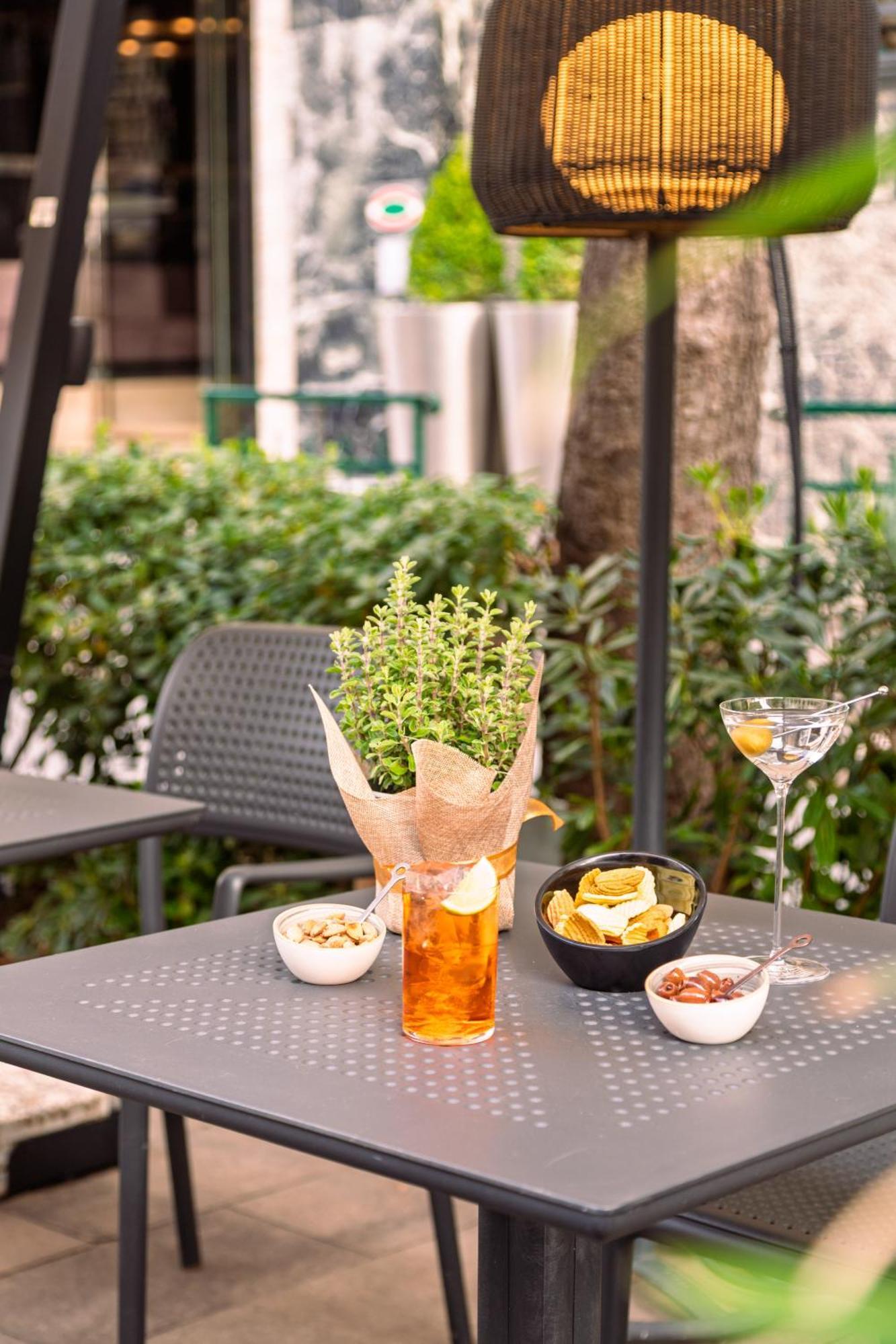 Melia Genova Hotel Bagian luar foto