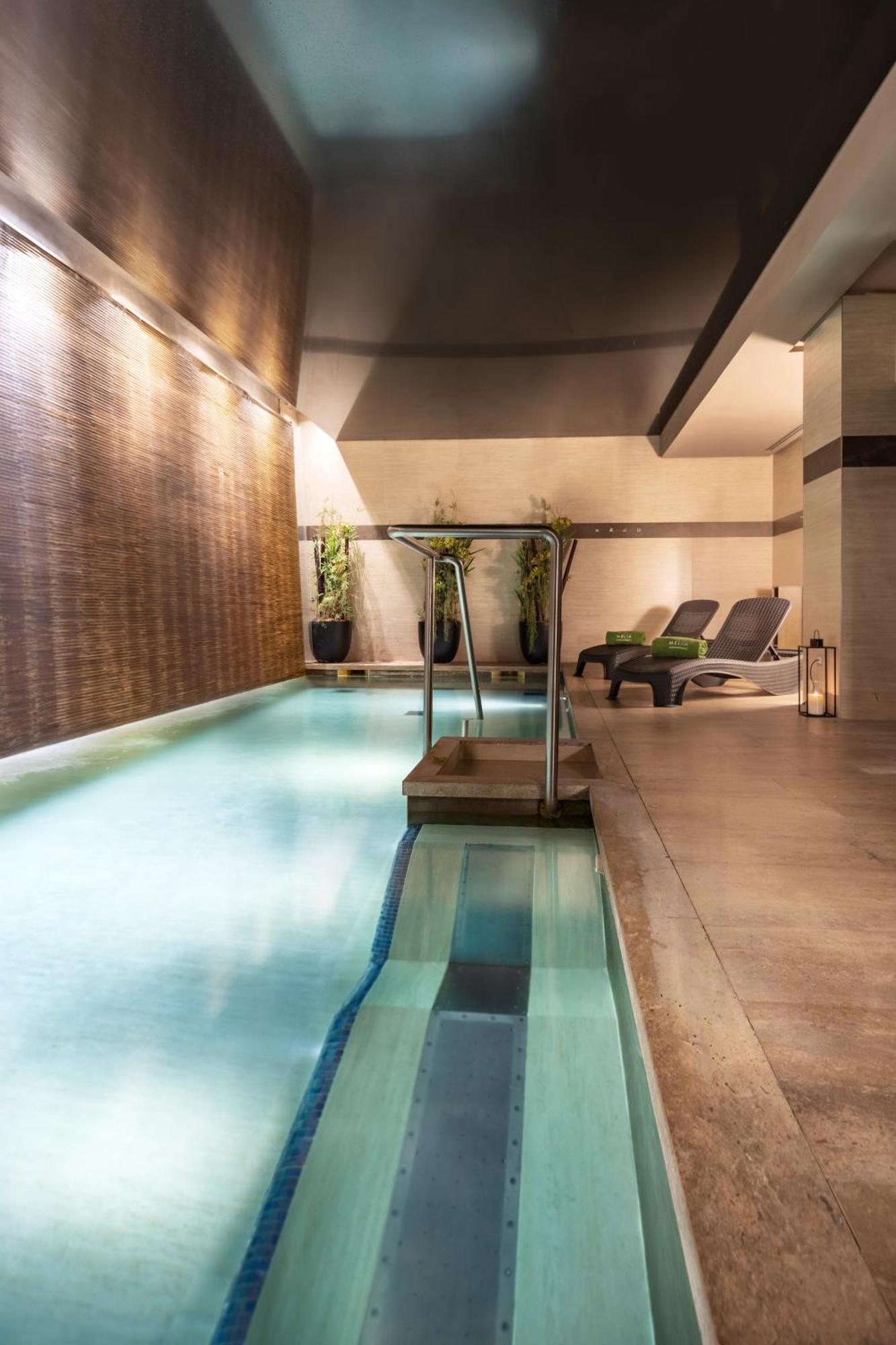 Melia Genova Hotel Bagian luar foto